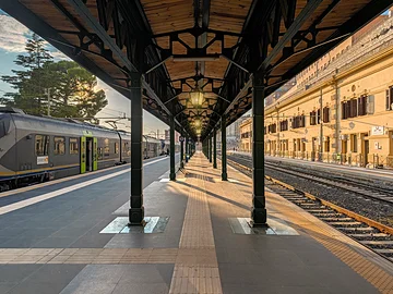 Ein Bahnsteig des Bahnhofs von Agrigento