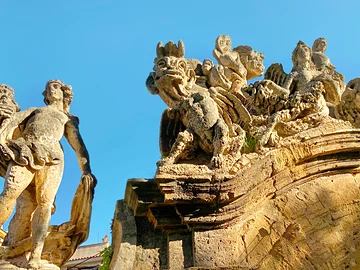 Aktivitäten auf Sizilien - Besuch der Villa Palagonia