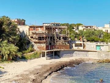 Sizilien konzentriert - Lost Places • Restaurant am Meer