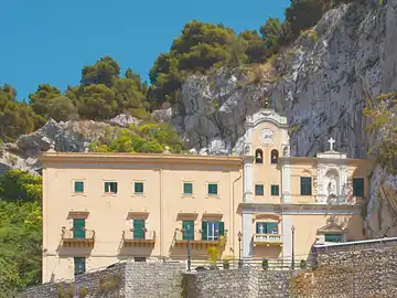 Die Wallfahrtskirche der Heiligen Rosalia auf dem Monte Pellegrino bei Palermo.