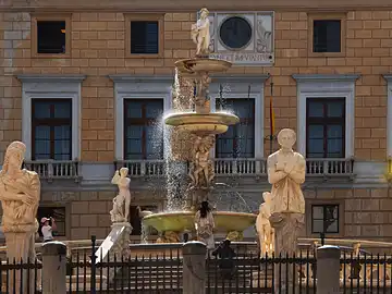Der Springbrunnen 'Fontana Preotria' in Palermo - auch 'Brunnen der Schande' genannt.