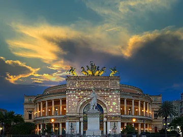Palermo ◑ Winter-Lichter - Teatro Politeama