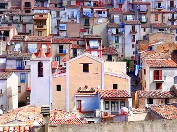 Buying property in Sicily - Everything legal?