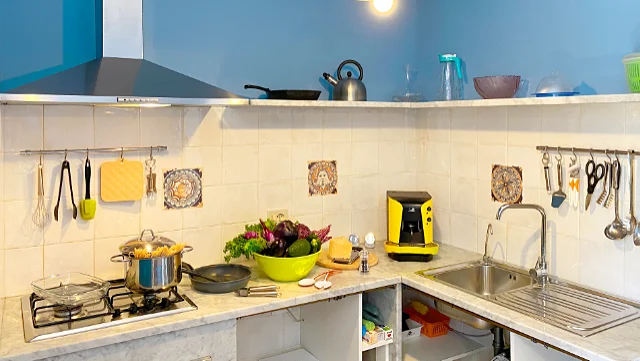 Holidays in Sicily - Kitchen of holdiay flat Casa Enza