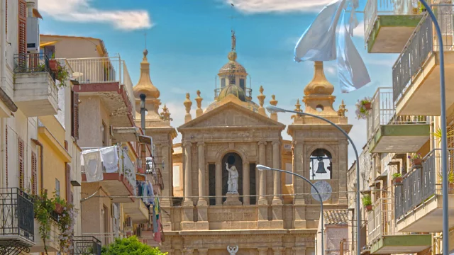 Sizilien - Santa Flavia - Altstadt - Balkonbegegnungen